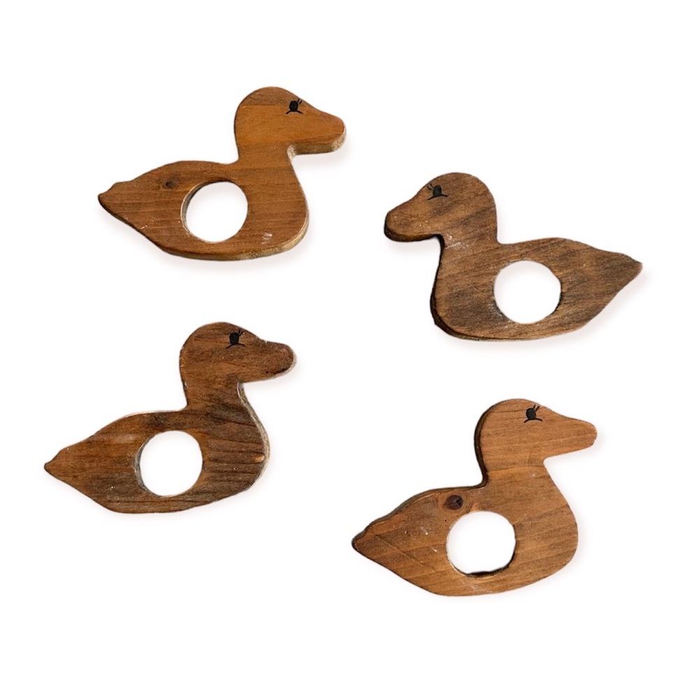 Vintage 70s / 80s Wooden Duck Napkin Rings - set of 4 - country ducks